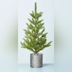 Set‎ of 2 🌲 Hearth & Hand faux tree in metal tub